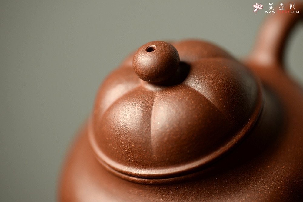 紫砂壶图片：储亚丙申秋全手新品 精工筋囊 高俊神怡 耐品 瑞福 高温底槽青 - 宜兴紫砂壶网
