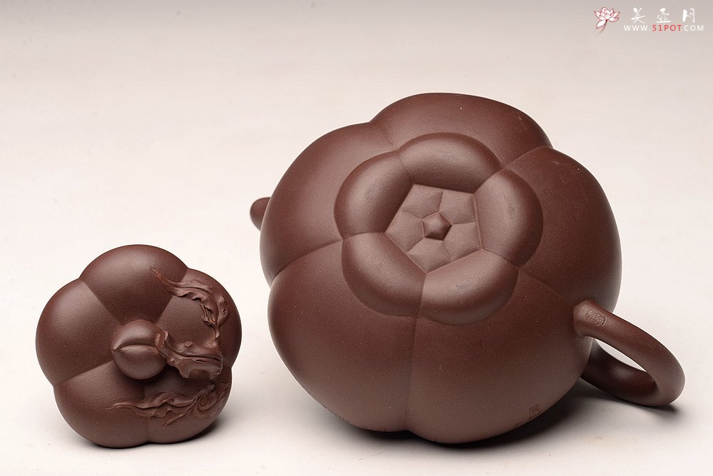 紫砂壶图片：酒虎丙申夏 精品之作 大气磅礴 全手工上合桃 和石装饰 珍藏 - 宜兴紫砂壶网