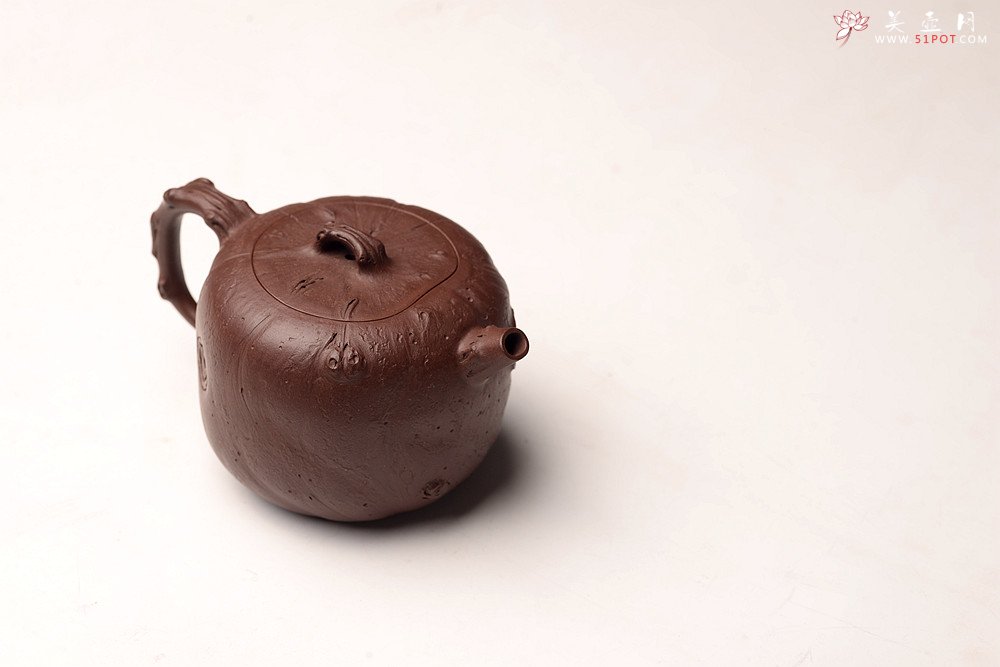 紫砂壶图片：花货新风尚 妙趣横生 潘丹初经典全手之作 玄木 木叶动秋声~ - 宜兴紫砂壶网