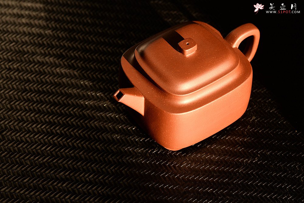 紫砂壶图片：于洪跃丙申秋全手新品 单片拍打 方正俊秀 温文尔雅 紫炉 - 宜兴紫砂壶网