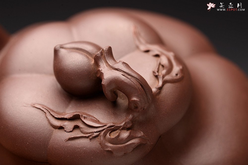 紫砂壶图片：酒虎丙申夏 精品之作 大气磅礴 全手工上合桃 和石装饰 珍藏 - 宜兴紫砂壶网