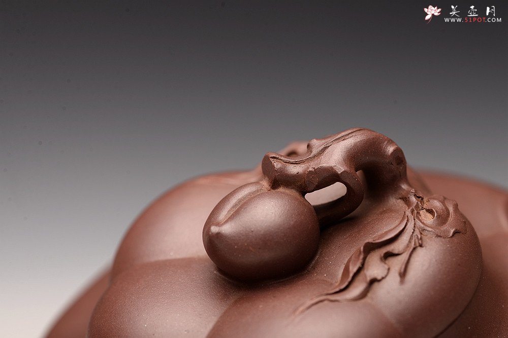 紫砂壶图片：酒虎丙申夏 精品之作 大气磅礴 全手工上合桃 和石装饰 珍藏 - 宜兴紫砂壶网