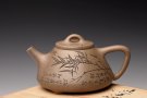 紫砂壶图片：钱建荷丙申全手摹古 张听刚装饰 子冶石瓢 自然舒美 不再接受定做 - 宜兴紫砂壶网