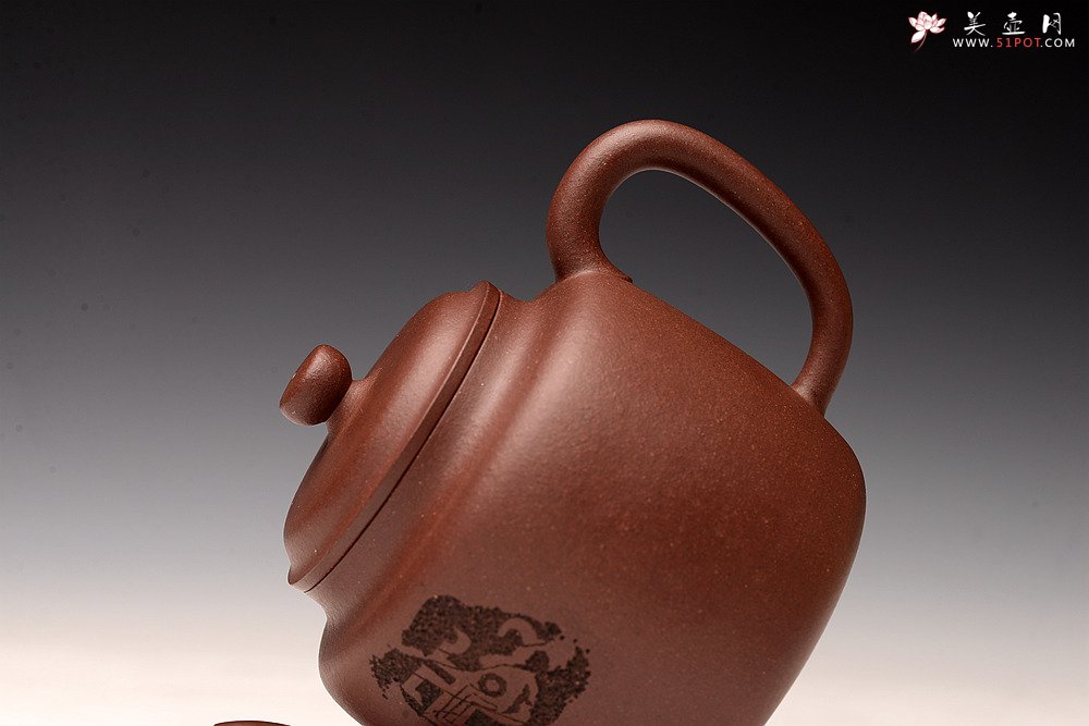 紫砂壶图片：詹黎明全手新作 古朴稳重 全手圆钟 由王俊平精心装饰 - 宜兴紫砂壶网