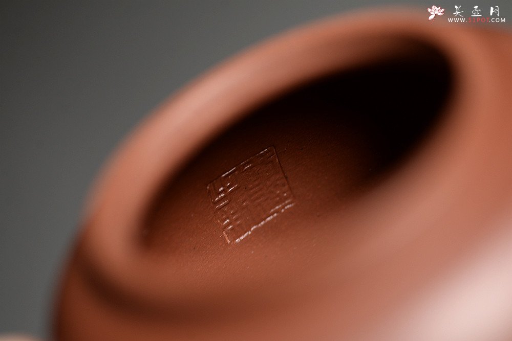 紫砂壶图片：路达丙申夏全手新作 摹古宫灯 高挑古朴 - 宜兴紫砂壶网