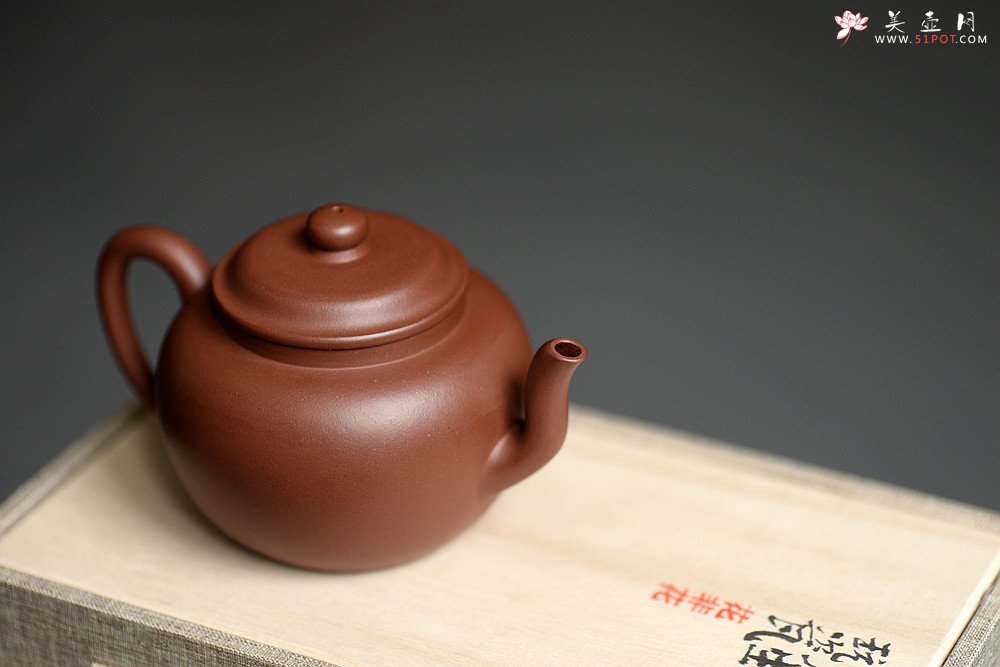 紫砂壶图片：路达丙申夏全手新作 摹古宫灯 高挑古朴 - 宜兴紫砂壶网