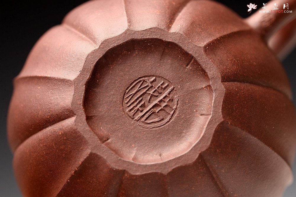 紫砂壶图片：周斌丙申秋全手演绎筋囊器 银台醉客 颇具难度 线条流畅 - 宜兴紫砂壶网