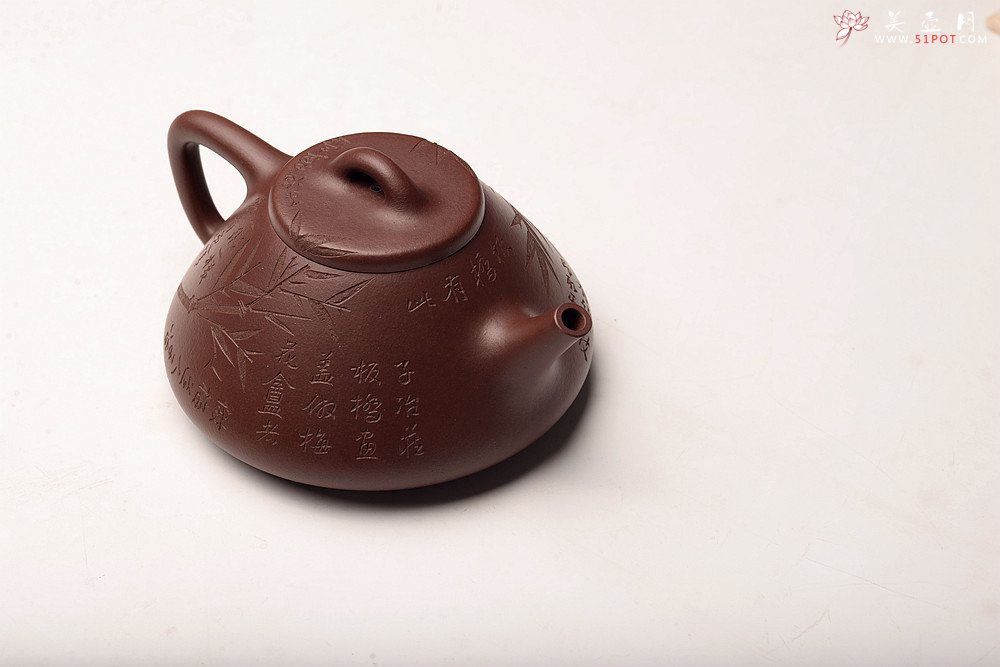 紫砂壶图片：周路健丙申夏摹古之作 张听刚装饰 文气隽永 致敬经典 全手子冶石瓢 - 宜兴紫砂壶网