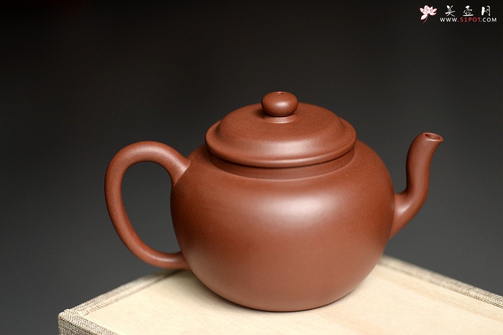 紫砂壶图片：路达丙申夏全手新作 摹古宫灯 高挑古朴 - 宜兴紫砂壶网