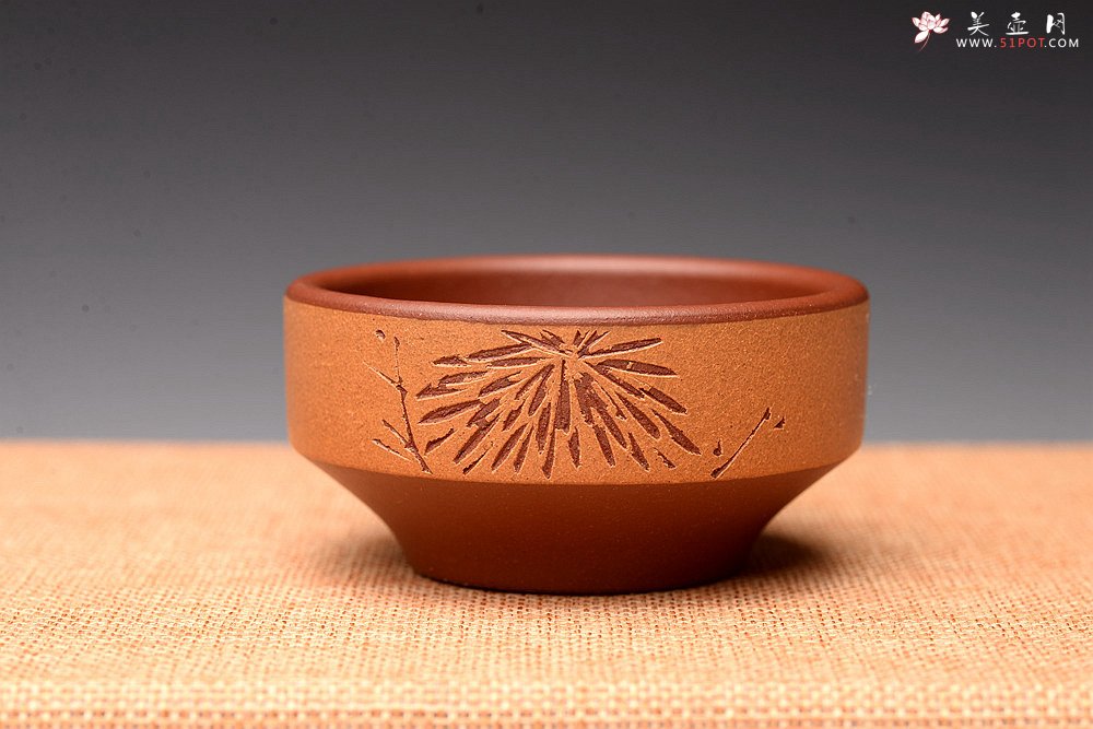 紫砂壶图片：粉浆宝盆杯  以底槽清打底粉段泥 梅兰竹菊套杯 文气古朴 精致实用 - 宜兴紫砂壶网