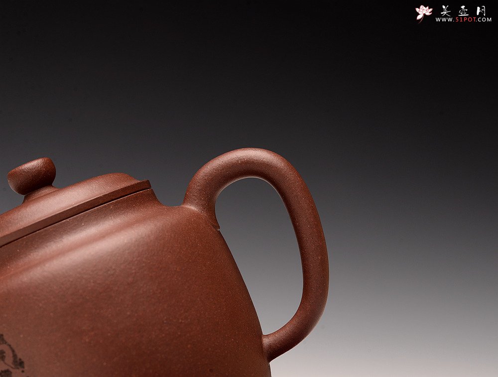 紫砂壶图片：詹黎明全手新作 古朴稳重 全手圆钟 由王俊平精心装饰 - 宜兴紫砂壶网