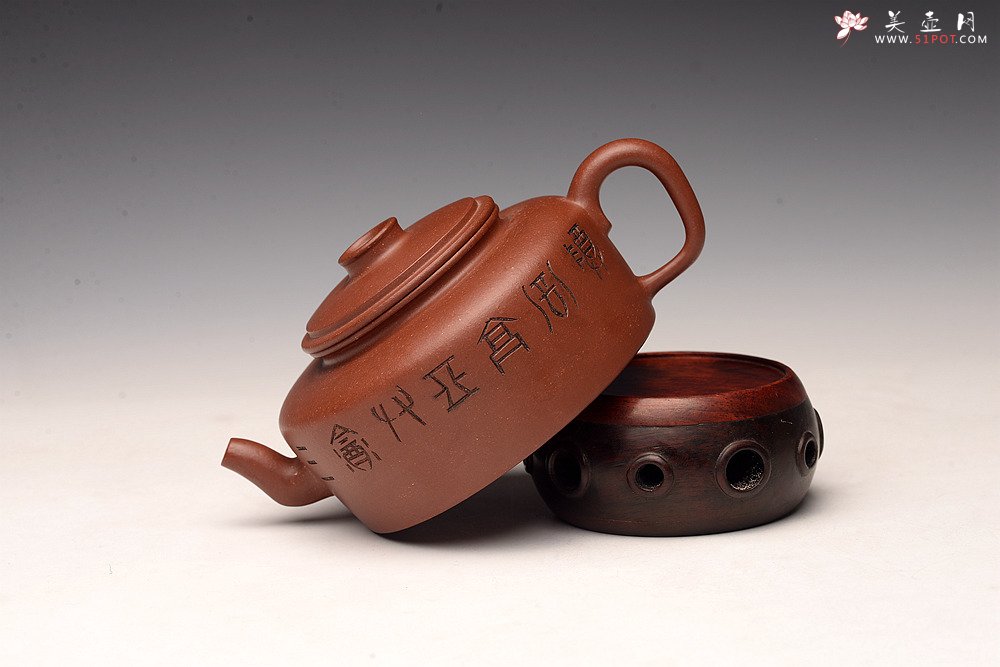 紫砂壶图片：美壶特惠 贾杰全手作品 文气涅盘 古朴大方 墨生装饰 - 宜兴紫砂壶网