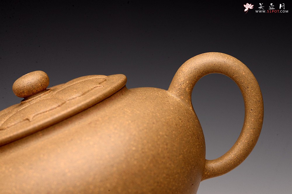 紫砂壶图片：储亚丙申秋全手新作 莲意 盖面花瓣亦全手贴制 大口实用 - 宜兴紫砂壶网