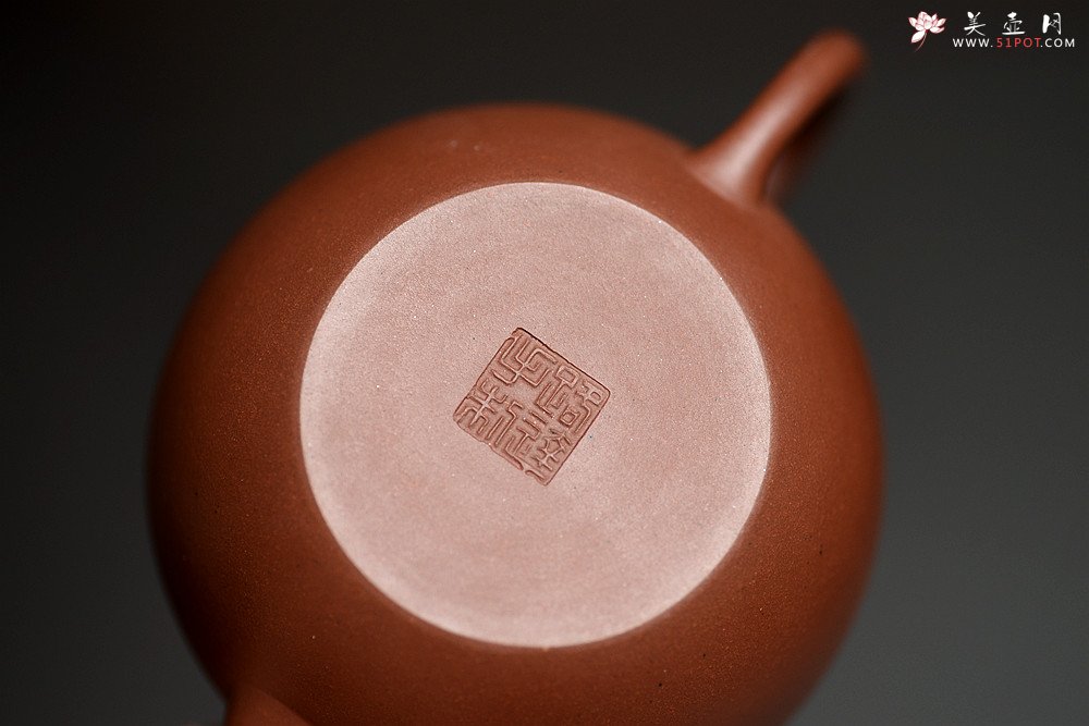 紫砂壶图片：路达丙申夏全手新作 摹古宫灯 高挑古朴 - 宜兴紫砂壶网