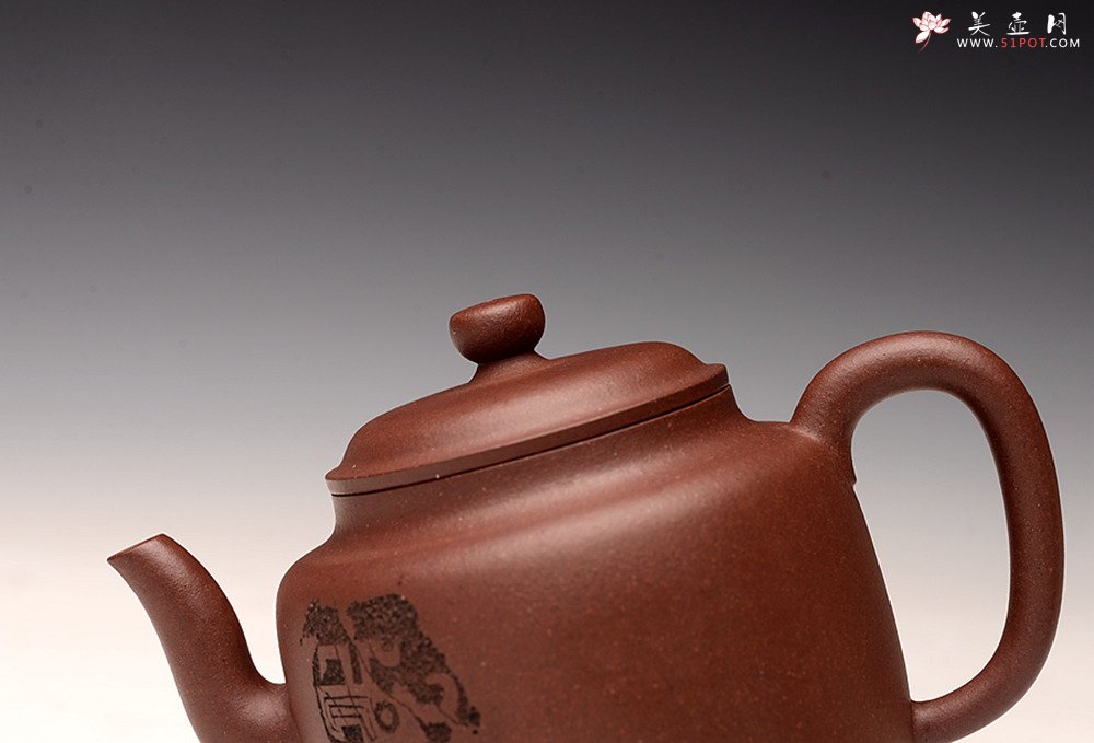 紫砂壶图片：詹黎明全手新作 古朴稳重 全手圆钟 由王俊平精心装饰 - 宜兴紫砂壶网