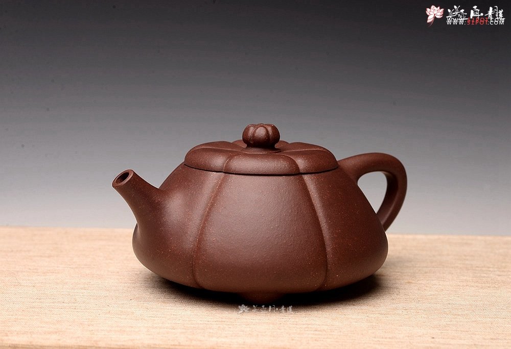 紫砂壶图片：周斌丙申夏全手筋囊器 新梅花石瓢 颇有新意  - 宜兴紫砂壶网