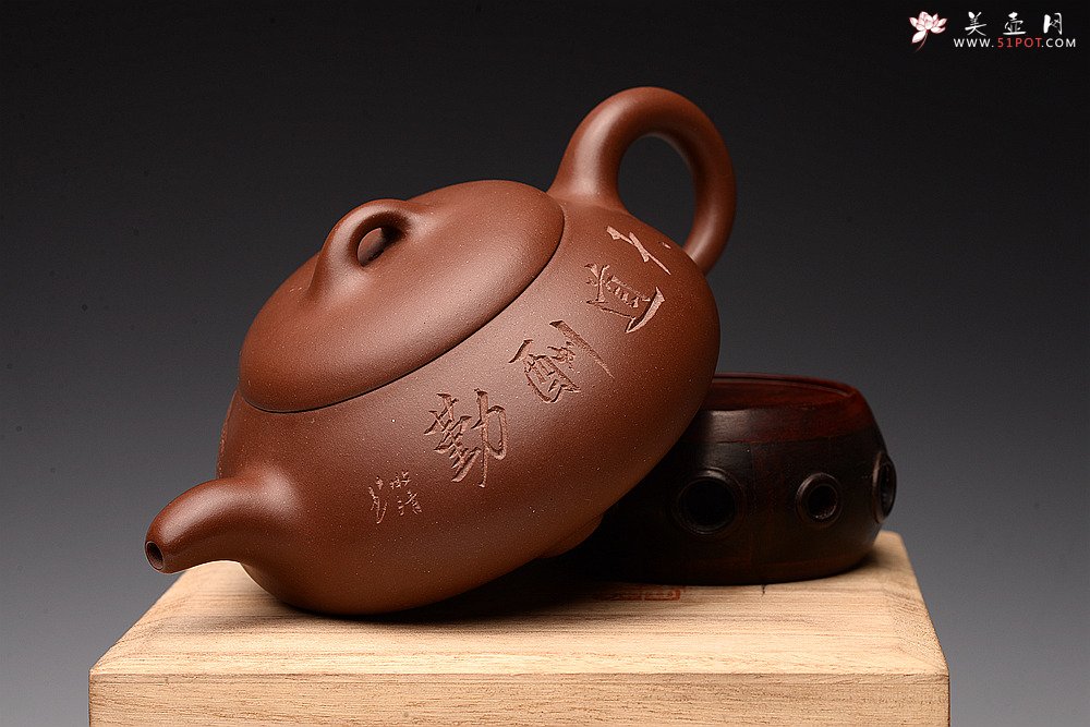 紫砂壶图片：朱牧清新作  张弛有度 工整温润 汉棠石瓢 - 宜兴紫砂壶网