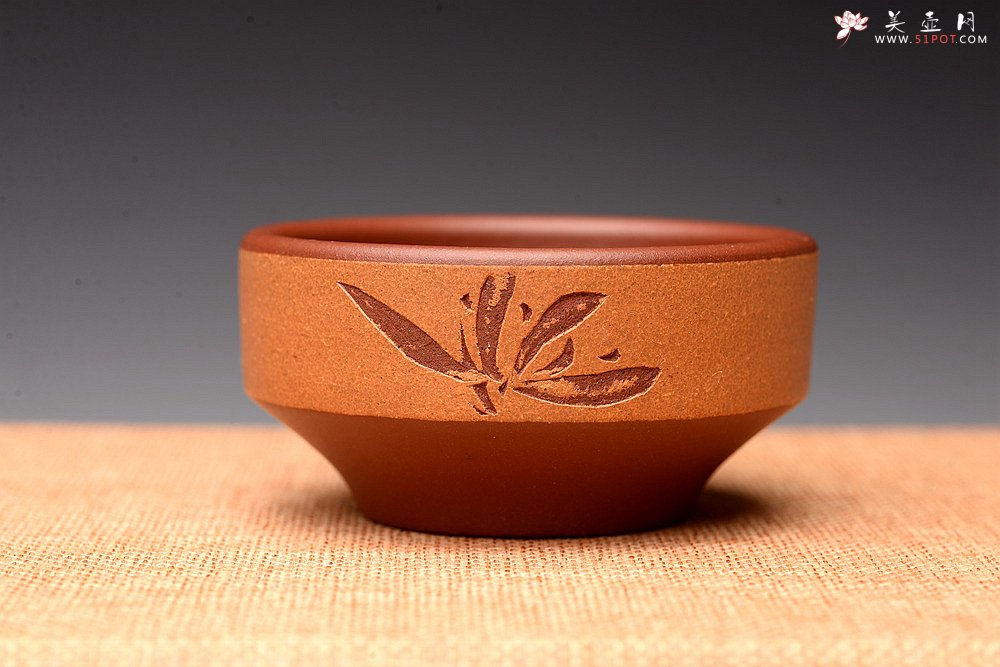 紫砂壶图片：粉浆宝盆杯  以底槽清打底粉段泥 梅兰竹菊套杯 文气古朴 精致实用 - 宜兴紫砂壶网