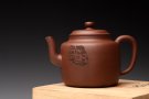 紫砂壶图片：詹黎明全手新作 古朴稳重 全手圆钟 由王俊平精心装饰 - 宜兴紫砂壶网