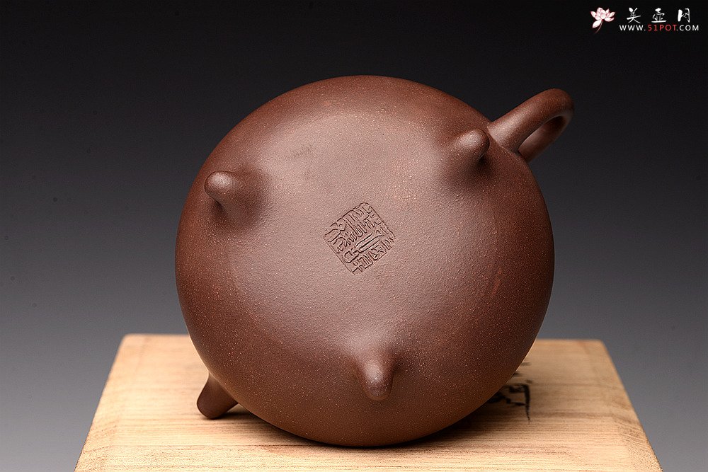 紫砂壶图片：适合绿茶 纤秀可人 三足扁樱 - 宜兴紫砂壶网