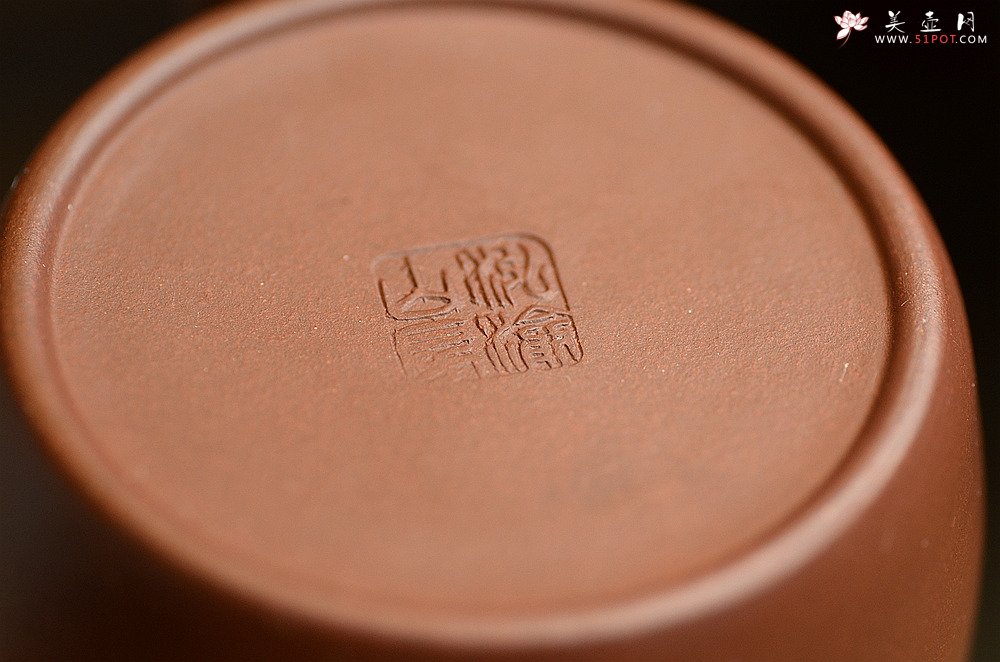 紫砂壶图片：山水之中作主人 摹古剑流德中 - 宜兴紫砂壶网