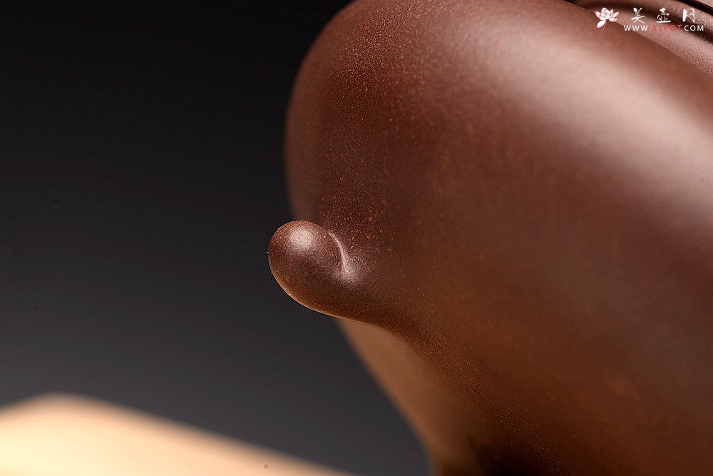 紫砂壶图片：适合绿茶 纤秀可人 三足扁樱 - 宜兴紫砂壶网