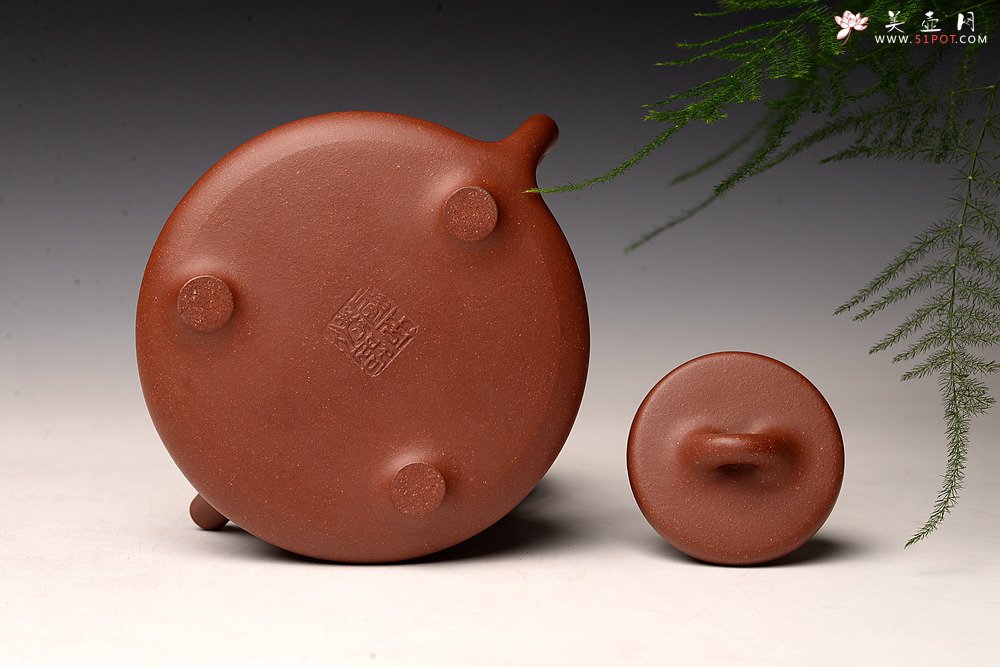 紫砂壶图片：优质降坡泥 周路健全手近作  陆轶舟刻绘 冬日实用子冶石瓢 - 宜兴紫砂壶网