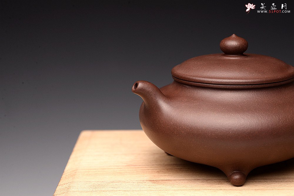 紫砂壶图片：适合绿茶 纤秀可人 三足扁樱 - 宜兴紫砂壶网