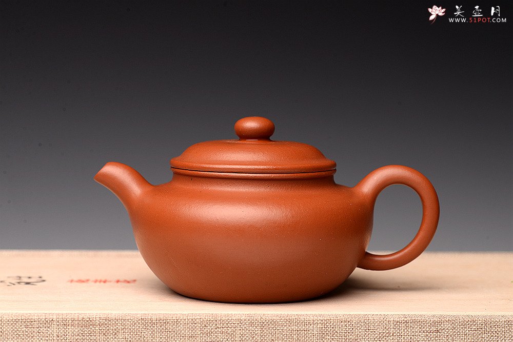 紫砂壶图片：优质朱泥 娇艳迷人 全手仿古 传统实用 - 宜兴紫砂壶网