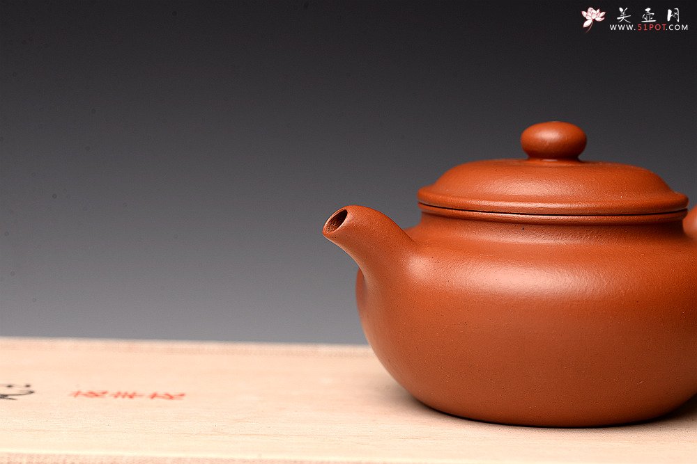紫砂壶图片：优质朱泥 娇艳迷人 全手仿古 传统实用 - 宜兴紫砂壶网