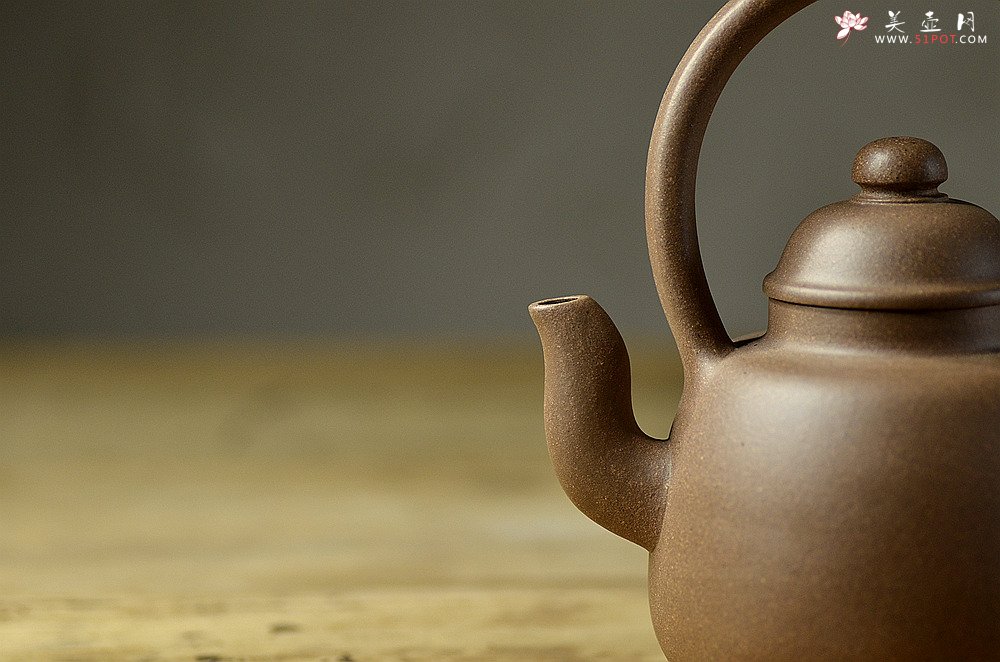 紫砂壶图片：淞庐原创作品 古朴摹明韵 永乐提梁 夏日炎炎提壶约茶~ - 宜兴紫砂壶网