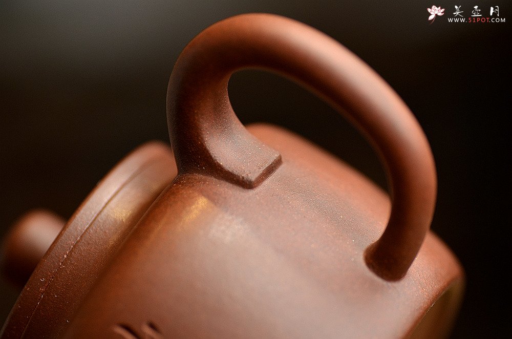 紫砂壶图片：山水之中作主人 摹古剑流德中 - 宜兴紫砂壶网