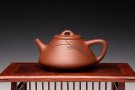 紫砂壶图片：优质降坡泥 周路健全手近作  陆轶舟刻绘 耐品实用子冶石瓢  挺拔 - 宜兴紫砂壶网
