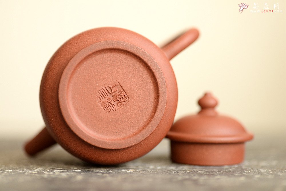 紫砂壶图片：美壶特惠 茶人最爱 实用耐品 炮管直流 红执 - 宜兴紫砂壶网