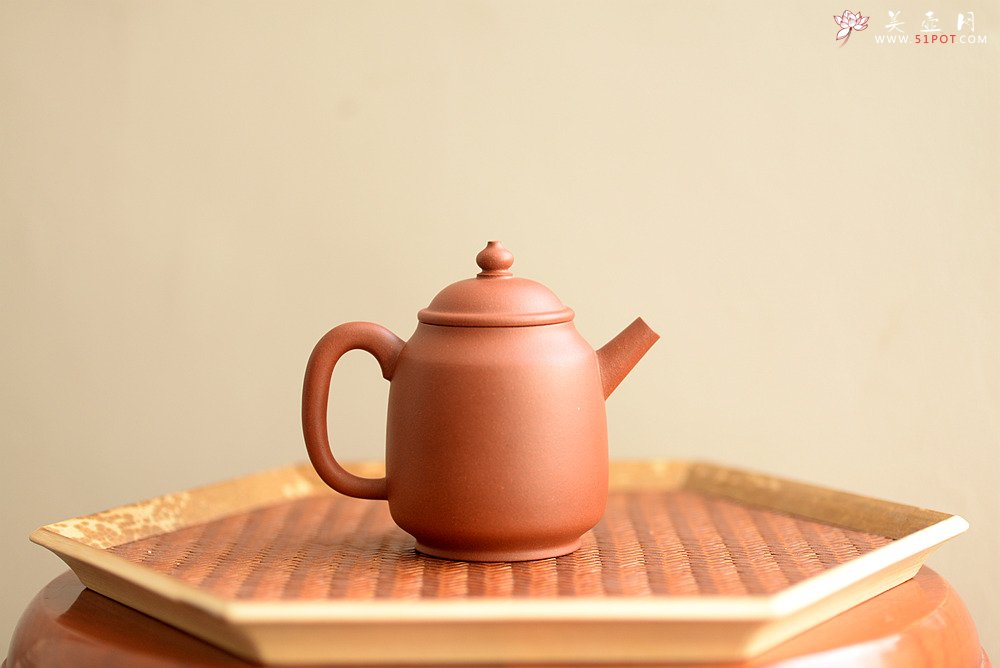 紫砂壶图片：美壶特惠 茶人最爱 实用耐品 炮管直流 红执 - 宜兴紫砂壶网