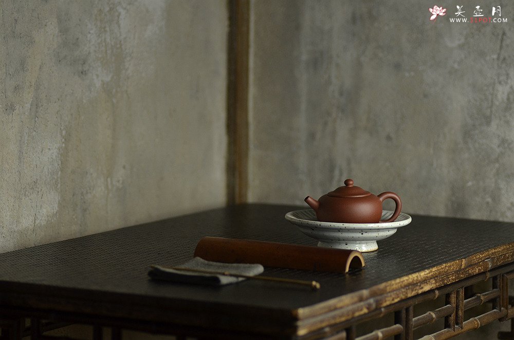 紫砂壶图片：美壶特惠 耐品实用 笠帽  茶人最爱 - 宜兴紫砂壶网