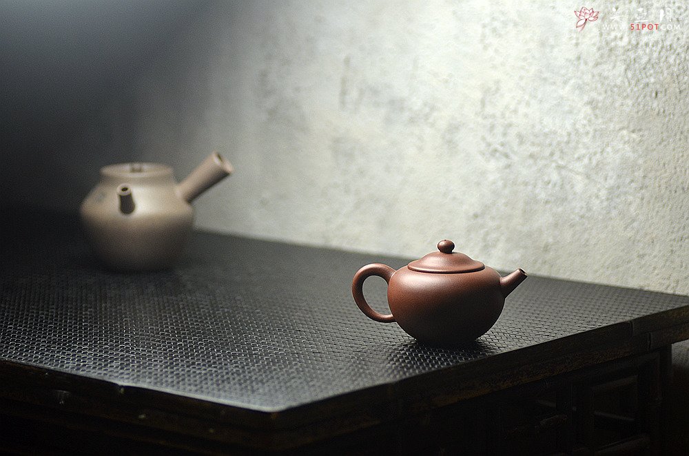 紫砂壶图片：美壶特惠 耐品实用 笠帽  茶人最爱 - 宜兴紫砂壶网