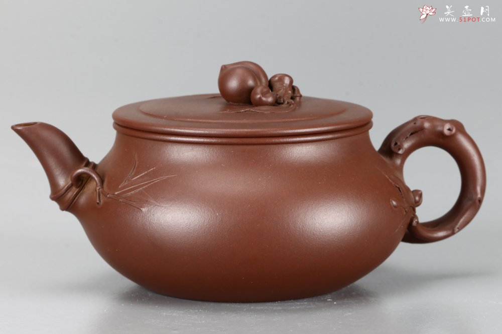 紫砂壶图片：潘丹初全手作品 送礼自用精品~ 优质老紫泥 竹韵桃丰 祝寿 - 宜兴紫砂壶网