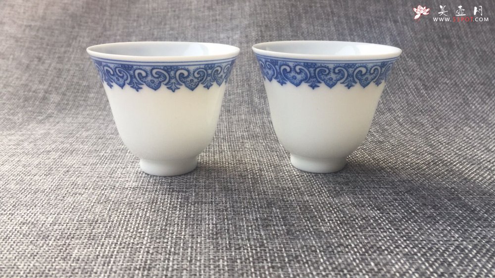 紫砂壶图片：青花纹饰杯 - 宜兴紫砂壶网