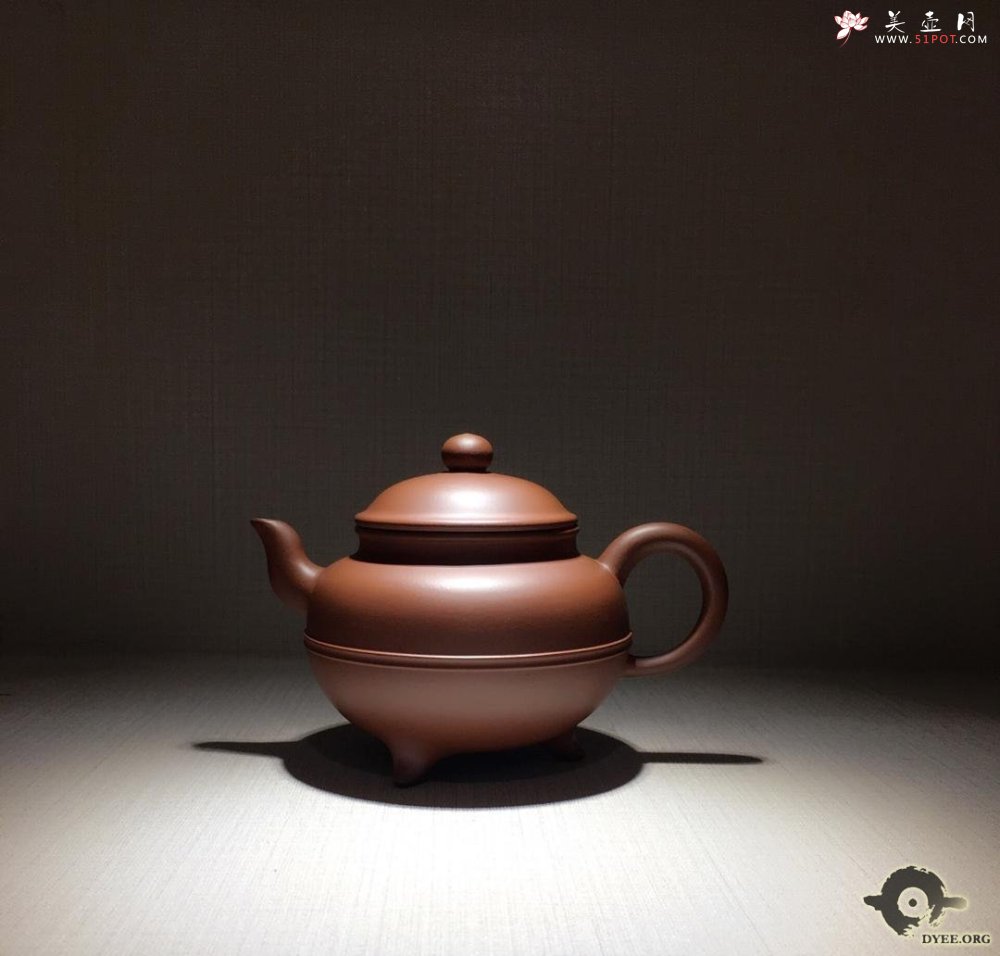 紫砂壶图片：三足腰线壶欣赏 - 宜兴紫砂壶网