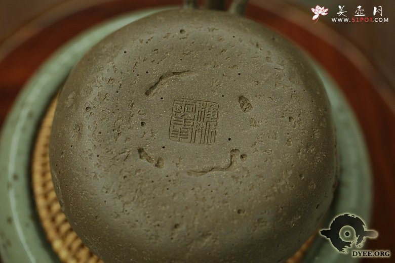 紫砂壶图片：金蟾龚春欣赏 - 宜兴紫砂壶网