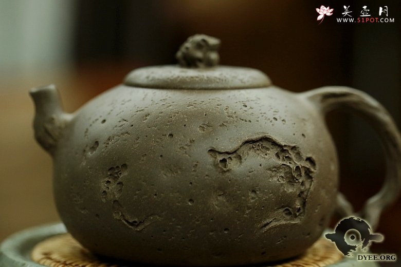 紫砂壶图片：金蟾龚春欣赏 - 宜兴紫砂壶网