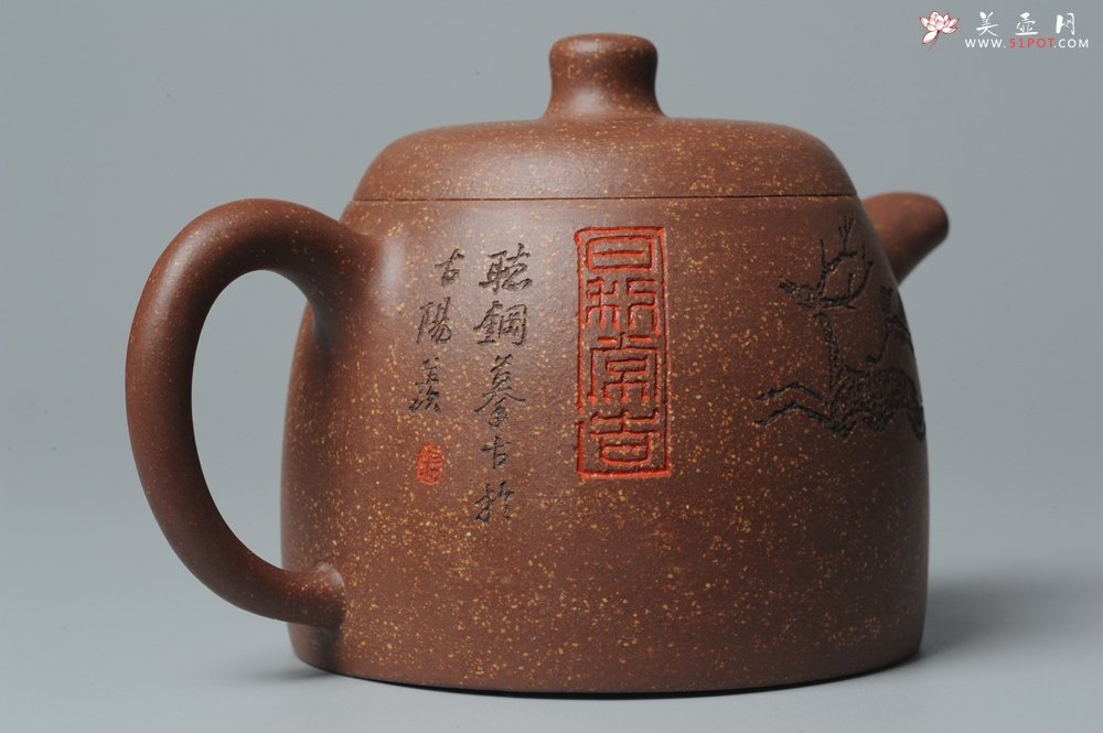 紫砂壶图片：张听刚精心装饰瓦当  金石其韵 养欲迷人 饱满 全手涌泉 - 宜兴紫砂壶网