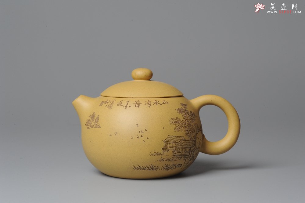 紫砂壶图片：助工袁德波精心装饰通景山水 双助工联袂西施壶 - 宜兴紫砂壶网