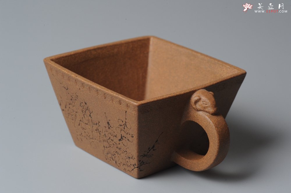 紫砂壶图片：唐文全手 刘华徒弟生益刻绘 老段泥 兽耳品茗杯 - 宜兴紫砂壶网