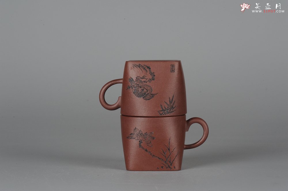 紫砂壶图片：全手工舍得套组 采用优质龙血砂泥料 助工袁德波精心装饰花鸟 - 宜兴紫砂壶网