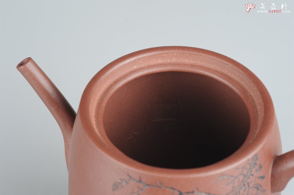 紫砂壶图片：全手工舍得套组 采用优质龙血砂泥料 助工袁德波精心装饰花鸟 - 宜兴紫砂壶网