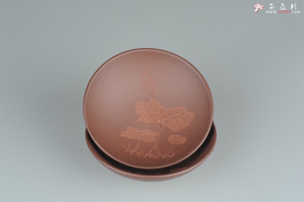 紫砂壶图片：优质紫泥 雅致荷花乳香杯 品茗杯 拿捏舒适  - 宜兴紫砂壶网