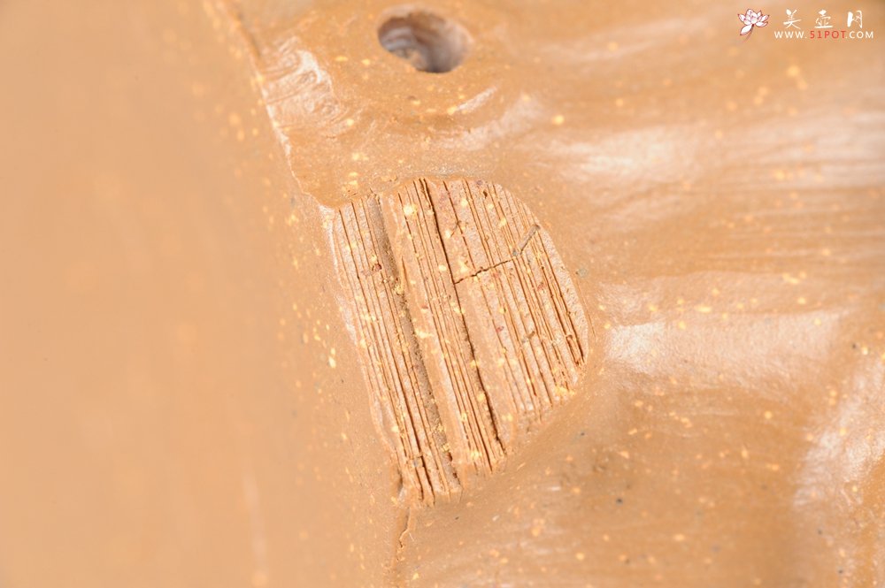 紫砂壶图片：树桩美猴公道杯 - 宜兴紫砂壶网