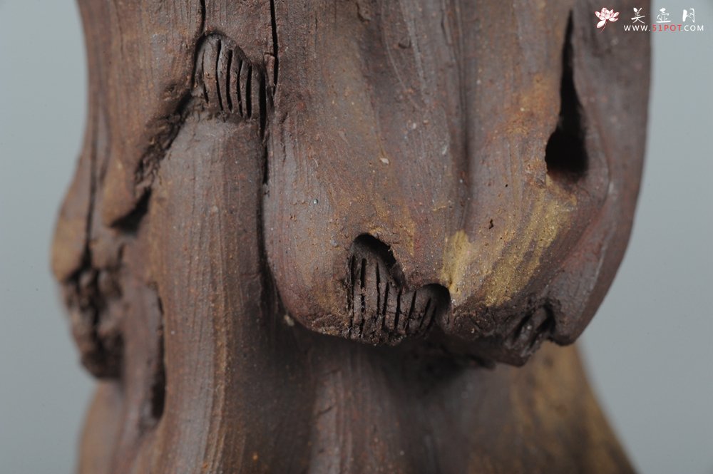 紫砂壶图片：精品小号树桩达摩茶宠摆件 神态生动  - 宜兴紫砂壶网